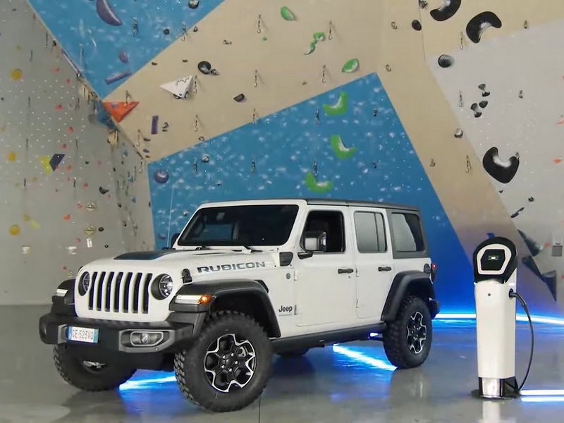 Bez hluku do terénu - Jeep Wrangler 4xe PHEV